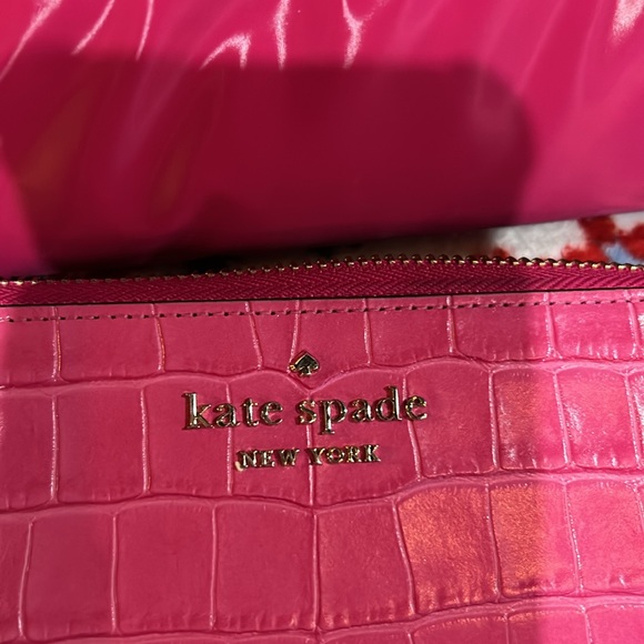 Kate spade purse and wallet 2 yrs old - Picture 2 of 11